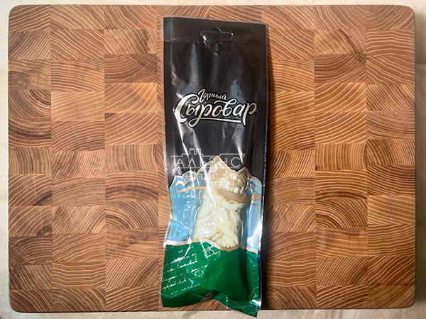 Сыр 100 гр ГОРНЫЙ СЫРОВАР (Косичка с укропом и чесноком) в Йошкар-Оле